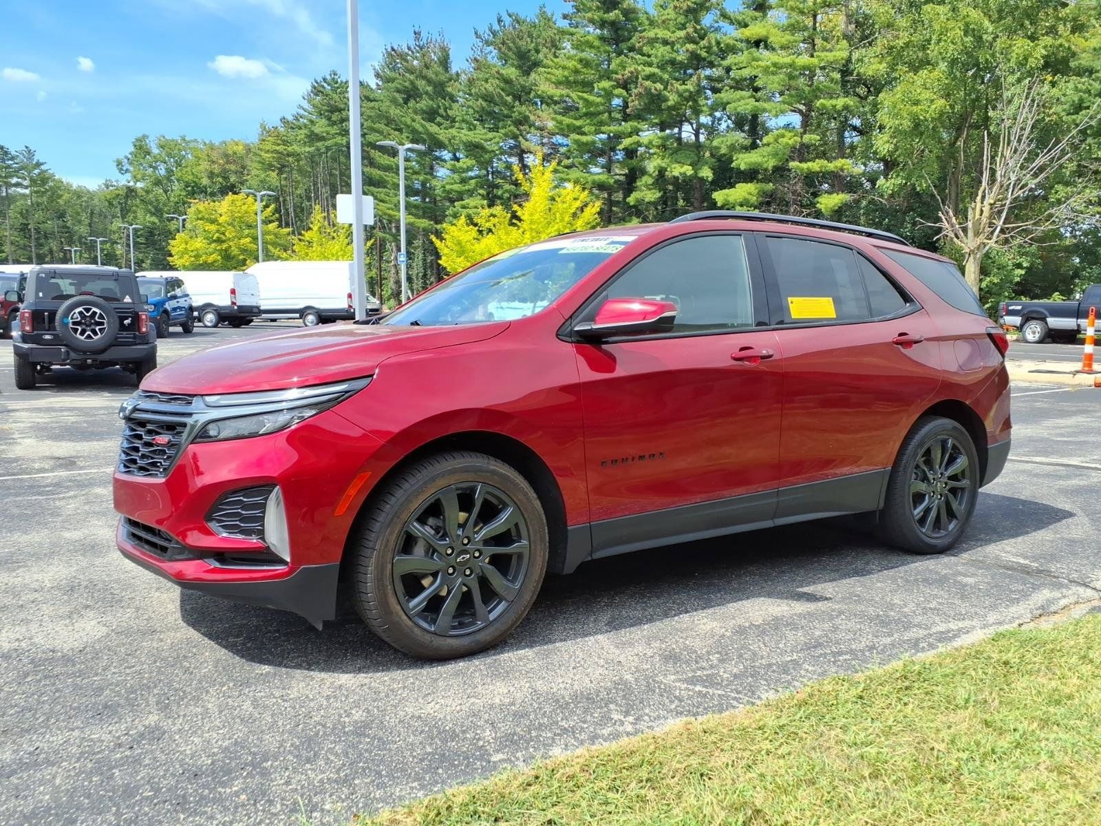 Used 2022 Chevrolet Equinox RS w/ Infotainment Package FWD image 5