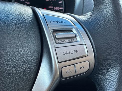 Used 2014 Nissan Altima 2.5 SV w/ Convenience Package FWD image 25