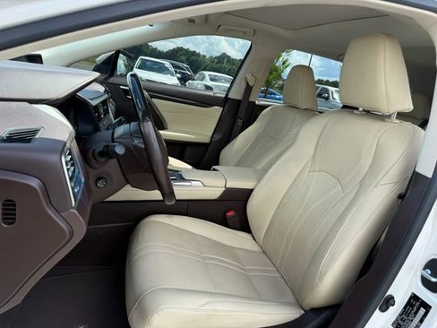 Used 2018 Lexus RX 350L Luxury w/ Accessory Package FWD image 12