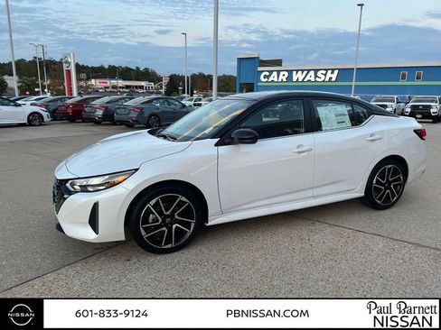 New 2025 Nissan Sentra SR image 10