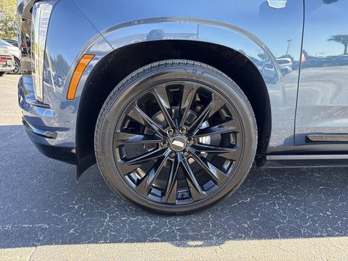 New 2026 Cadillac Escalade Platinum Sport w/ LPO, ONYX Package image 10