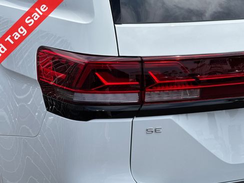 New 2025 Volkswagen Atlas Peak Edition SE image 7