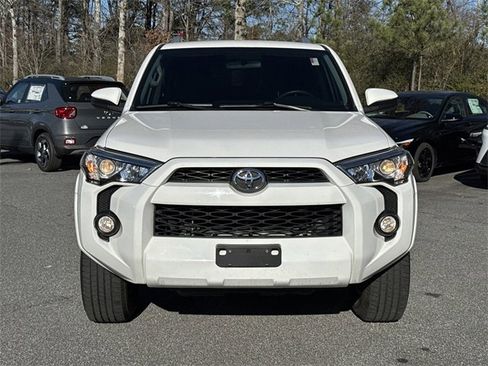 Used 2016 Toyota 4Runner SR5 image 2