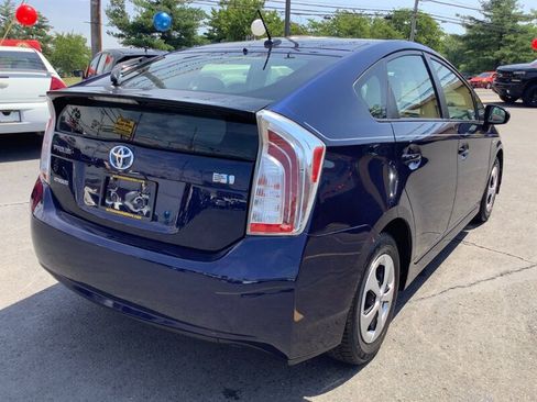Used 2014 Toyota Prius Three w/ Solar Roof Package FWD image 7