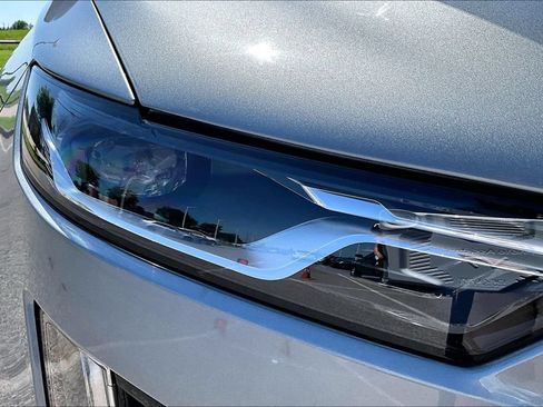 Used 2025 Cadillac XT6 Premium Luxury AWD/4WD image 32