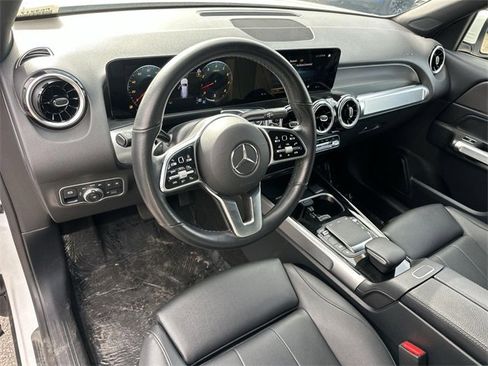 Used 2023 Mercedes-Benz GLB 250 image 9