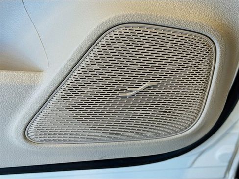 Certified 2025 Mercedes-Benz GLA 250 4MATIC image 15