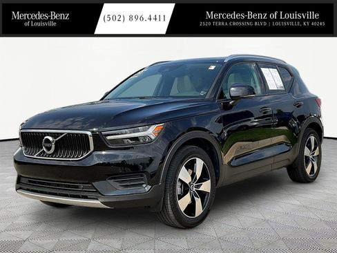 Used 2020 Volvo XC40 T5 Momentum w/ Protection Package Premier AWD/4WD image 1