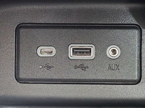 Used 2020 Chevrolet Equinox LS FWD image 22