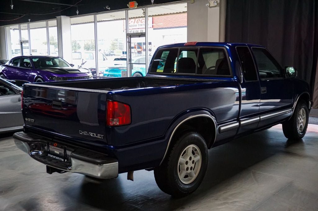 Used 2002 Chevrolet S10 Pickup LS w/ LS Preferred Equipment Group AWD/4WD image 7