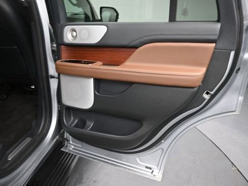 Certified 2023 Lincoln Navigator Reserve AWD/4WD image 30
