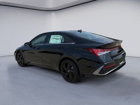 New 2026 Hyundai Elantra SEL Sport Premium FWD image 3