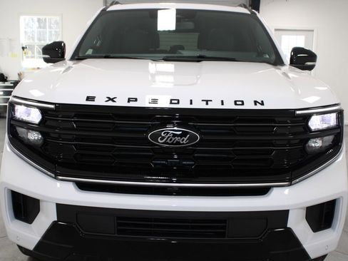 New 2026 Ford Expedition Platinum w/ Stealth Performance Package image 59