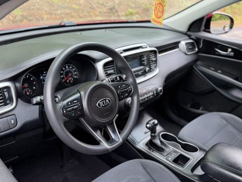 Used 2017 Kia Sorento AWD image 21