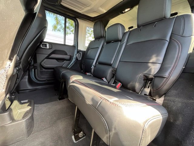 Used 2024 Jeep Wrangler Unlimited Rubicon w/ Convenience Group AWD/4WD image 25