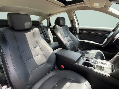 Used 2019 Honda Accord Touring image 28