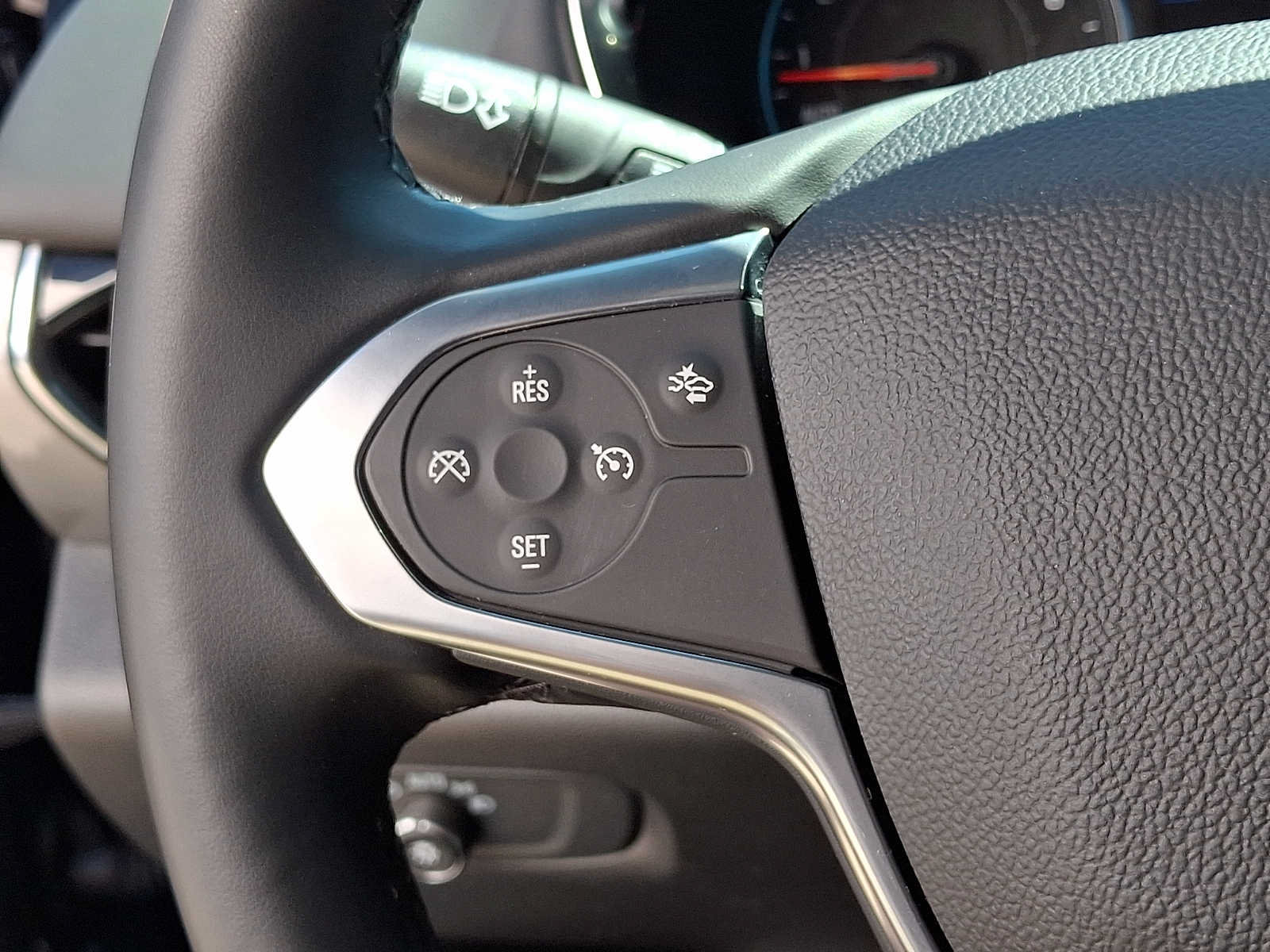 Used 2023 Chevrolet Traverse LT w/ LPO, Floor Liner Package AWD/4WD image 21