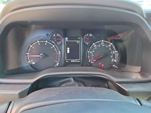 Used 2022 Toyota 4Runner SR5 Premium w/ Moonroof Package AWD/4WD image 17