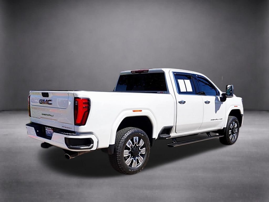 Used 2024 GMC Sierra 2500 Denali w/ Technology Package AWD/4WD image 4