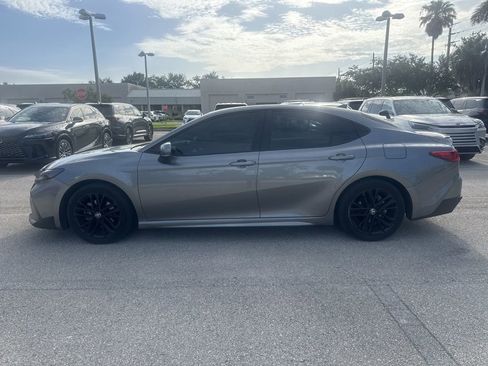 Used 2025 Toyota Camry SE FWD image 3