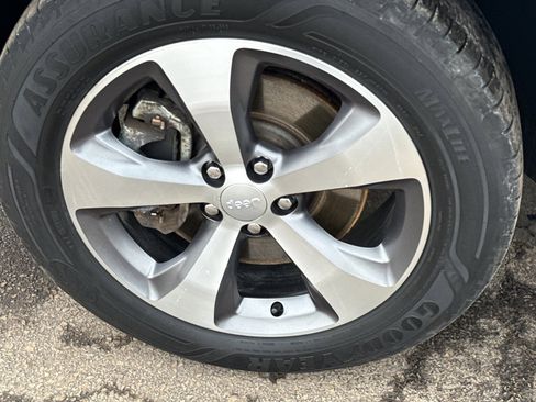 Used 2021 Jeep Cherokee Limited w/ Trailer Tow Group image 9