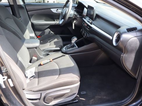 Used 2023 Kia Forte LXS FWD image 16