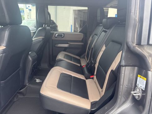 Used 2023 Ford Bronco Wildtrak AWD/4WD image 32