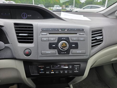 Used 2012 Honda Civic Hybrid Sedan image 10