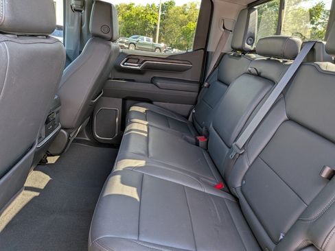 Certified 2023 GMC Sierra 1500 SLT w/ SLT Premium Package AWD/4WD image 17