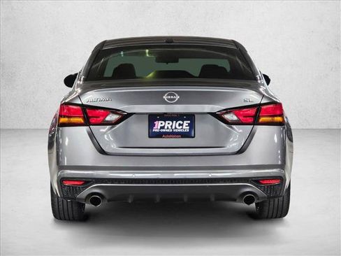 Used 2023 Nissan Altima 2.5 SL FWD image 7