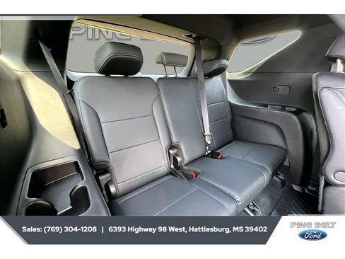 Used 2025 Chevrolet Traverse LT w/ Driver Confidence Package FWD image 21