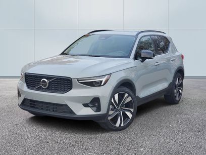 Used 2026 Volvo XC40 B5 Ultra w/ Climate Package