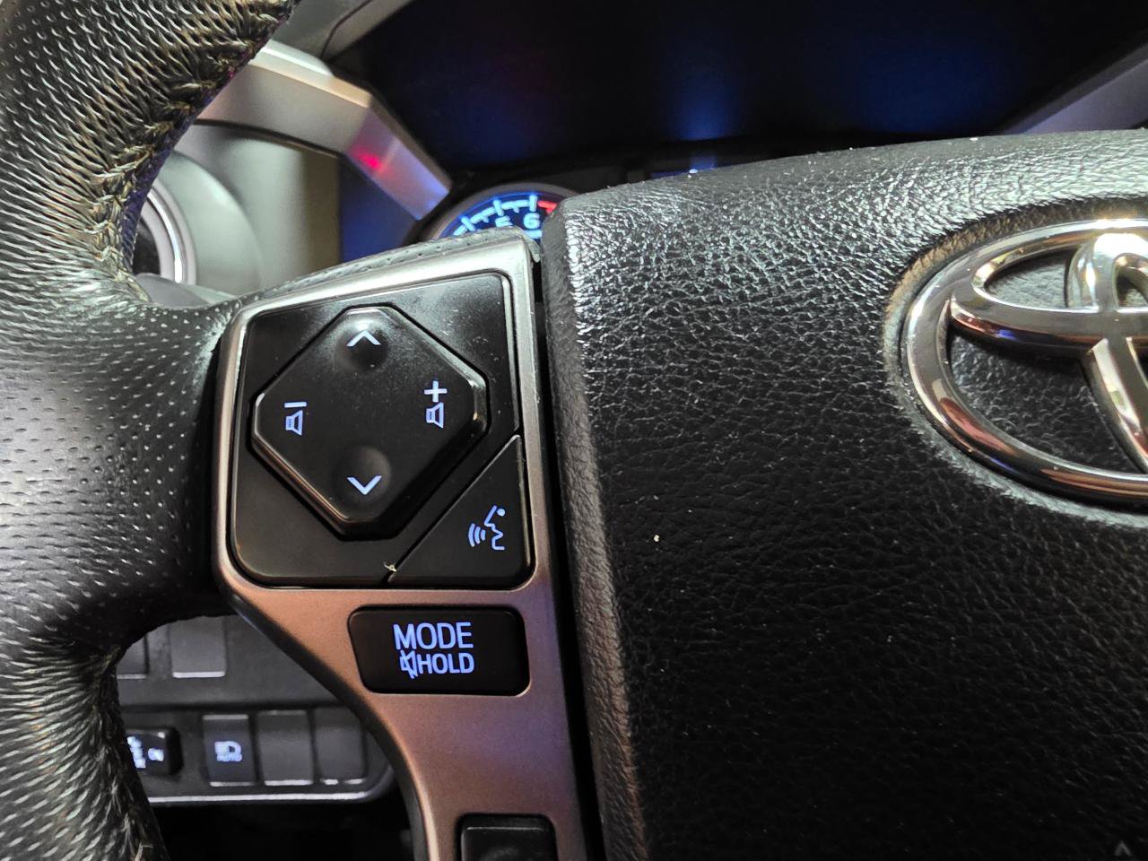 Used 2021 Toyota Tacoma SR5 AWD/4WD image 28