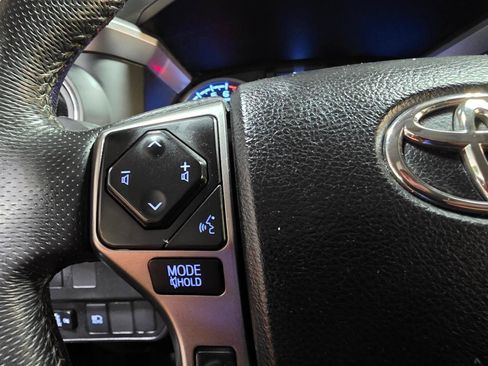 Used 2021 Toyota Tacoma SR5 AWD/4WD image 28