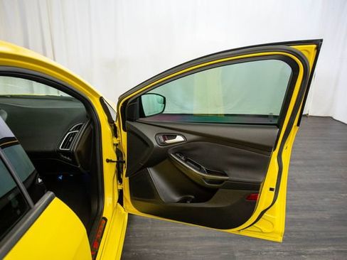 Used 2017 Ford Focus ST w/ Equipment Group 402A image 17