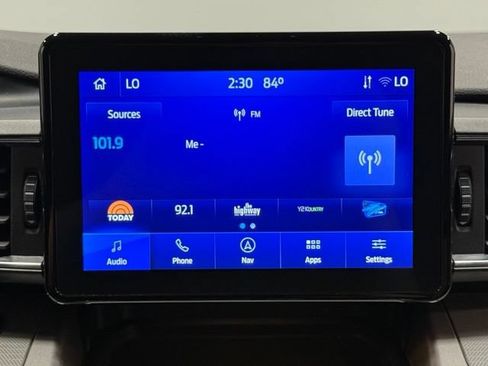 Used 2022 Ford Explorer XLT w/ Equipment Group 202A AWD/4WD image 26