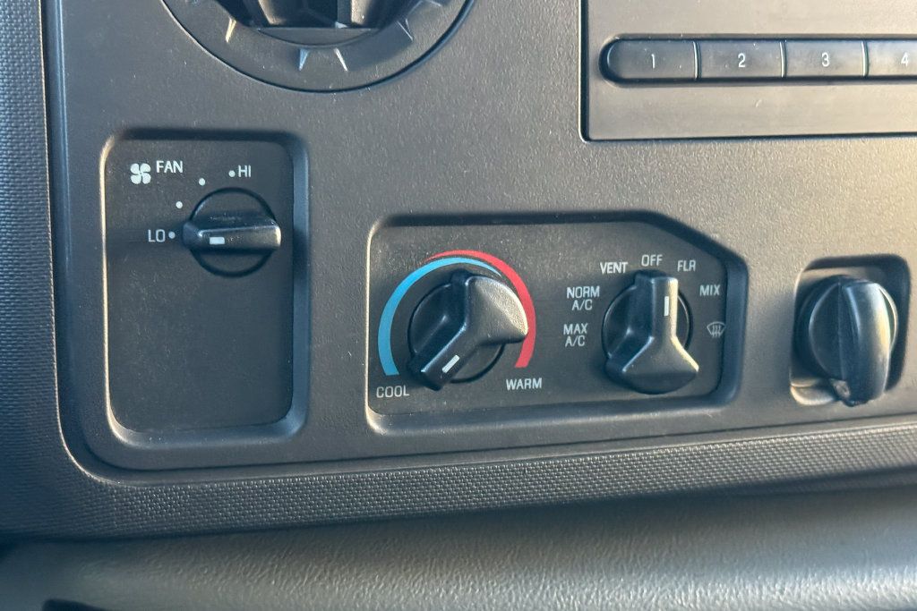 Certified 2017 Ford E-350 and Econoline 350 Super Duty w/ Power Windows & Locks Group RWD image 33