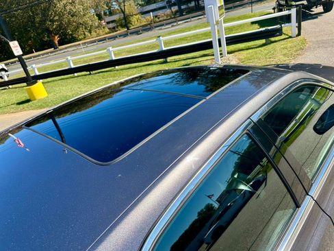 Used 2017 Chrysler 300 Limited w/ Value Package image 28