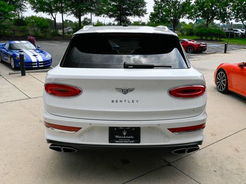 Used 2023 Bentley Bentayga AWD/4WD image 6