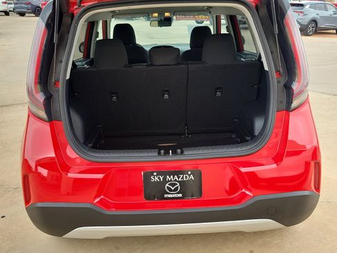 Used 2024 Kia Soul LX w/ Option Group 015 FWD image 10