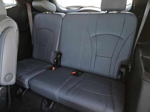 Used 2024 Buick Enclave Premium image 29