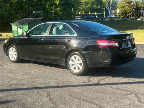 Used 2011 Toyota Camry LE w/ LE Extra-Value Pkg FWD image 5