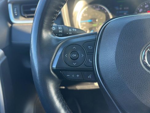 Used 2020 Toyota RAV4 XLE w/ XLE Grade Weather Package image 15