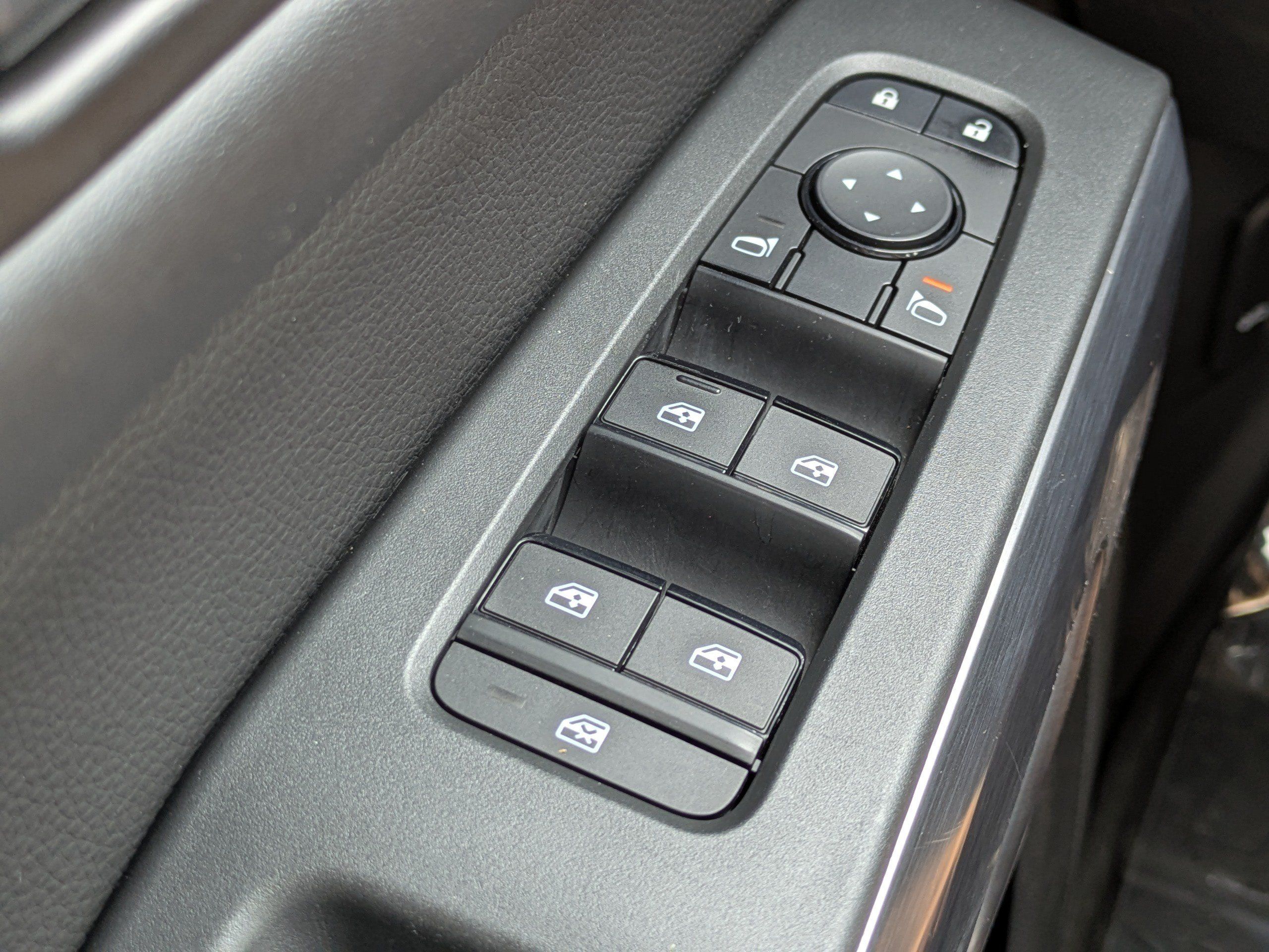 Used 2024 Nissan Pathfinder Rock Creek AWD/4WD image 19