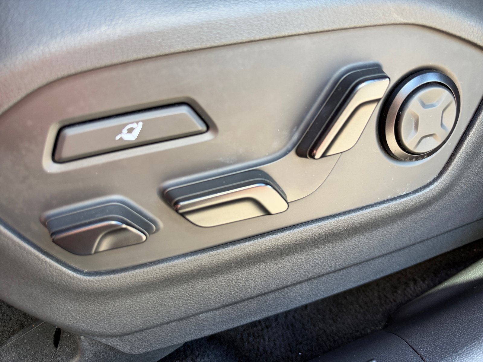 Certified 2025 Hyundai Santa Fe Calligraphy FWD image 14