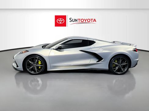 Used 2022 Chevrolet Corvette Stingray Premium Cpe w/ Z51 Performance Package RWD image 7