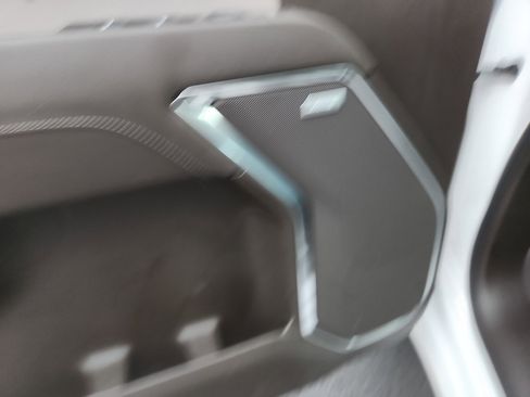 Used 2022 Chevrolet Silverado 1500 LTZ image 18