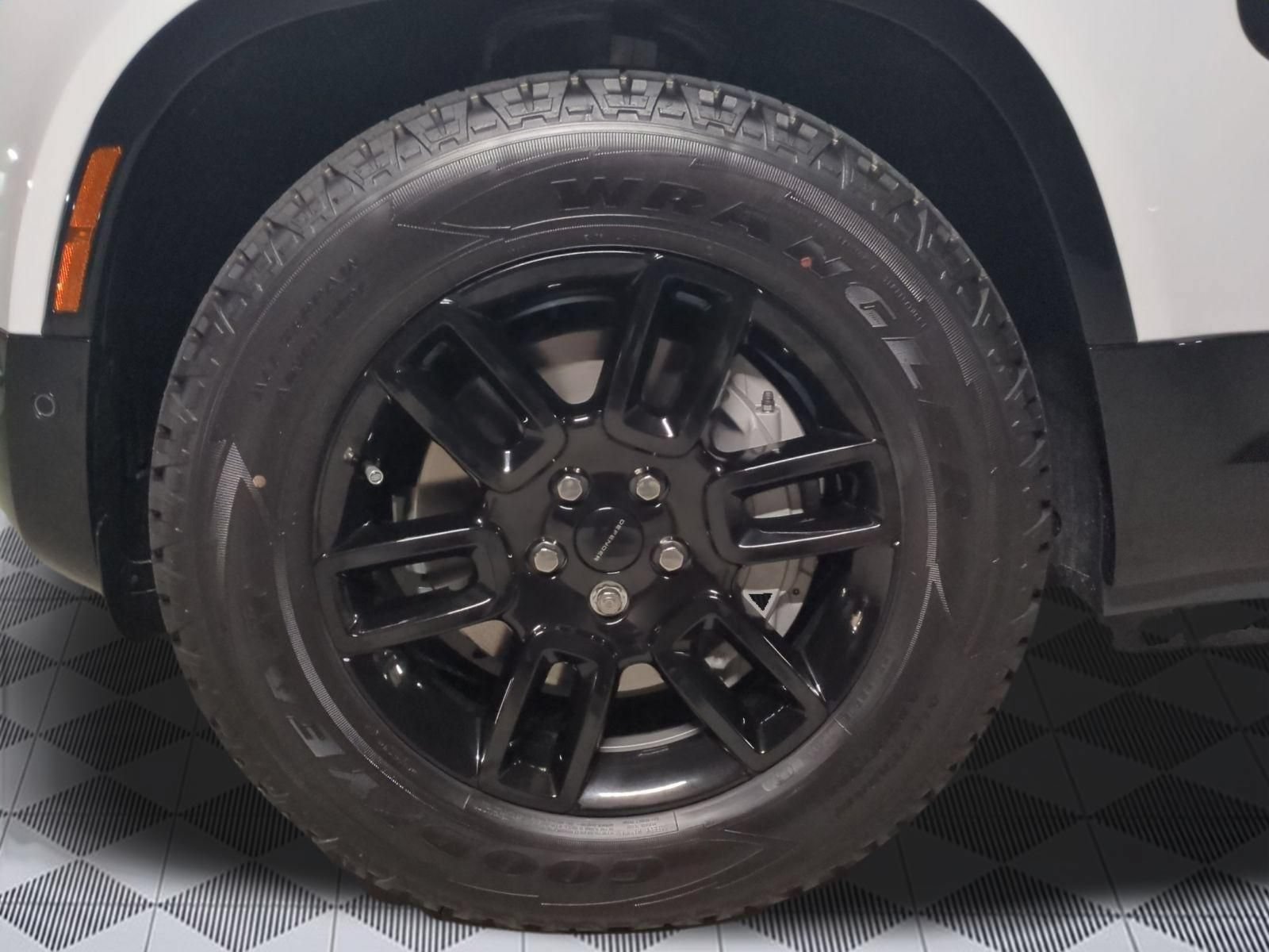 New 2026 Land Rover Defender 110 X-Dynamic SE AWD/4WD image 9