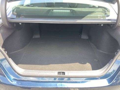 Used 2021 Toyota Camry SE FWD image 10