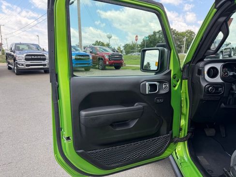 Used 2025 Jeep Gladiator Sport AWD/4WD image 12